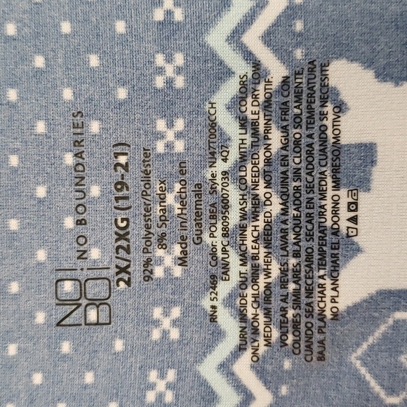 No Boundaries Polar Bear, Snowflakes and Dots Long Sleeve Top, XXL - Picture 2 of 4